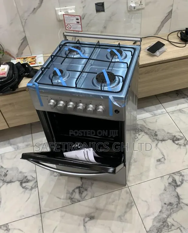 Get Ultra Sleek Volcano 50x50cm 4 Burner Automatic Gas Stove · Photo 1