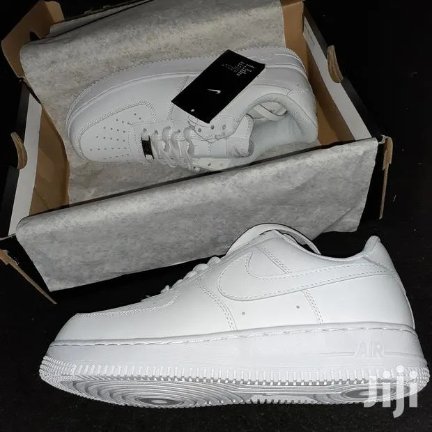 Nike Airforce 1 White · Photo 1