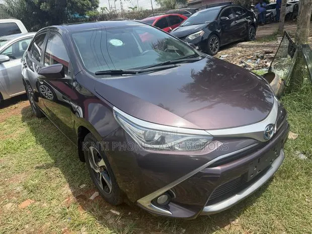 Toyota Levin Hybrid Premium 2018 Brown · Photo 1