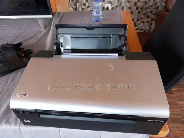 Epson Stylus Artisan R285 Home Used · Photo 1