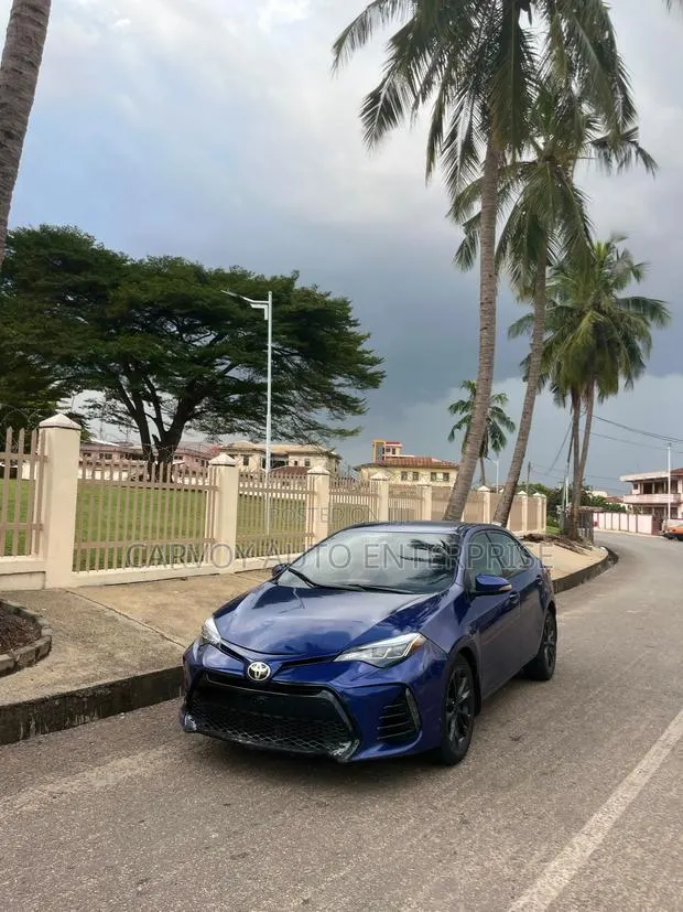 Toyota Corolla SE 4dr Sedan (1.8L 4cyl CVT) 2017 Blue · Photo 1