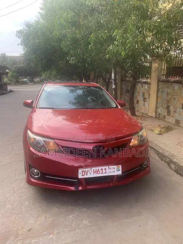 Toyota Camry 2014 Red
