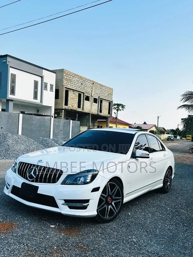 Mercedes-Benz C250 2014 White · Photo 1