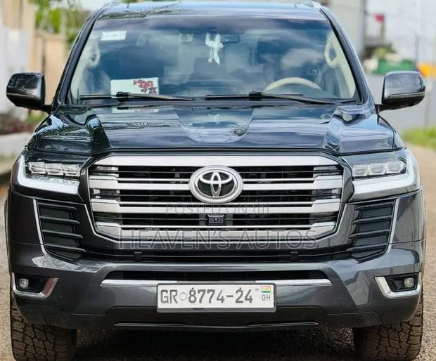 Toyota Land Cruiser 2023 Gray · Photo 1