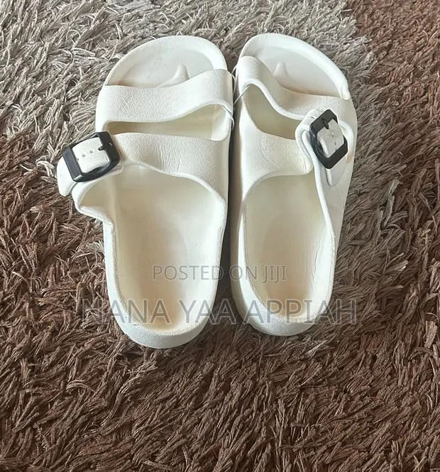 Comfortable Slippers · Photo 1
