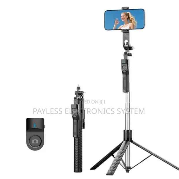 Extendable Selfie Stick/Tripod With Dual Phone Holder - Black · Photo 1