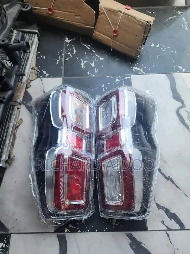 Isuzu D-Max 2020 Taillight Available · Photo 1