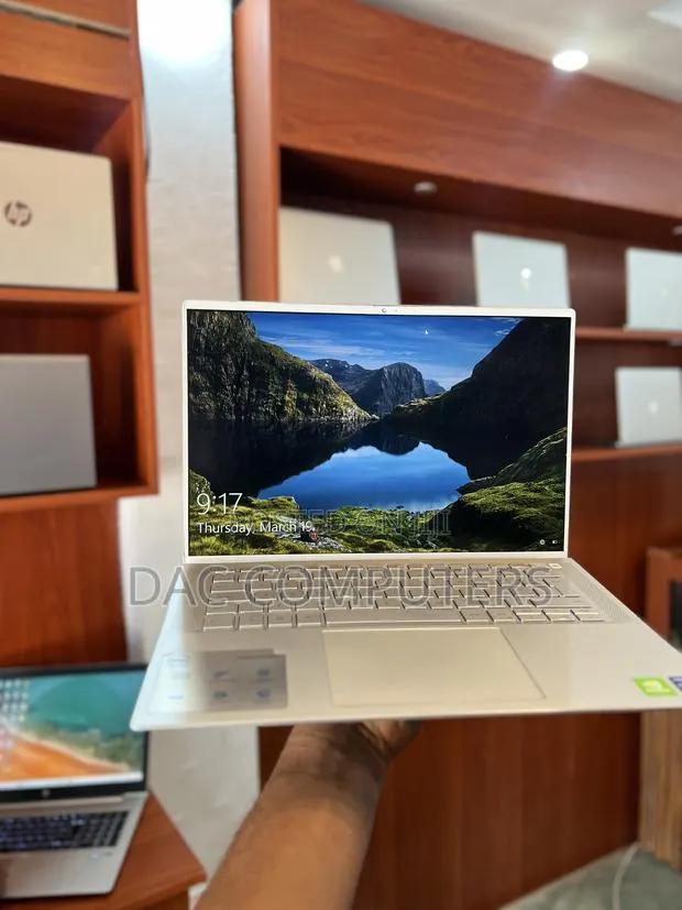 Laptop Dell Inspiron 14 16GB Intel Core i7 SSD 256GB · Photo 1