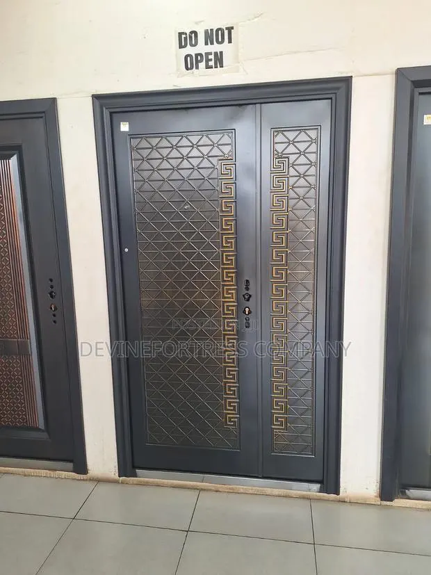 High Quality Sed Anti Rust Golden 11⁄2 Door · Photo 1