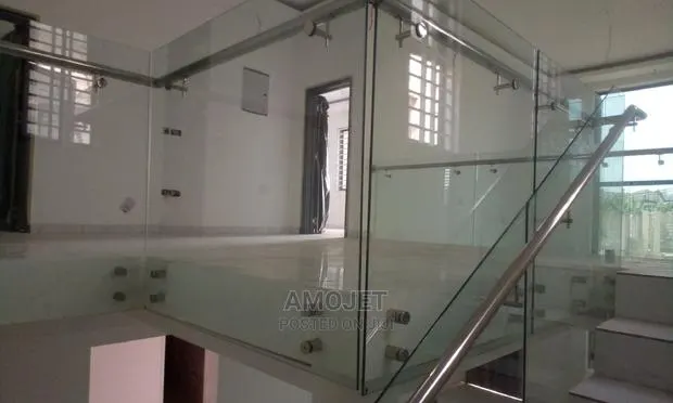Glass Balustrade · Photo 1