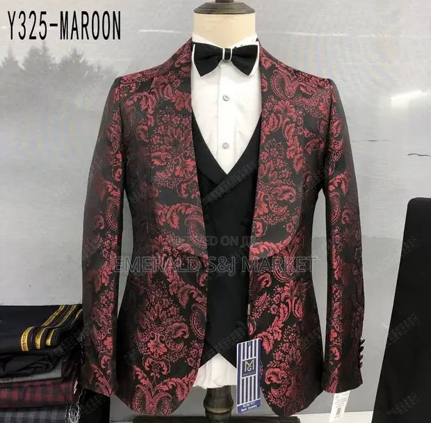 3 Pieces Men’S Suit · Photo 1