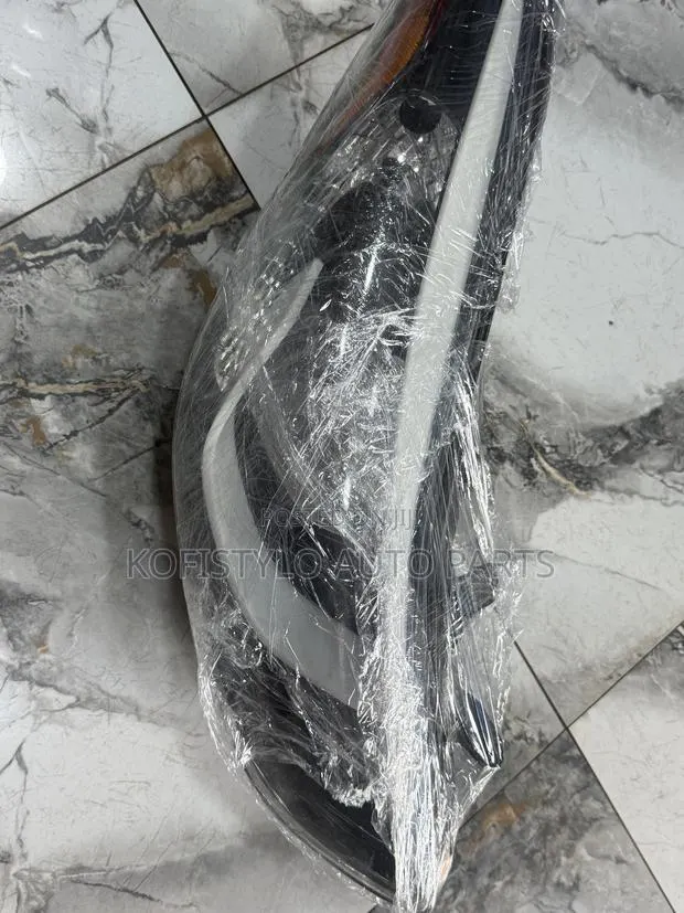 Hyundai Elantra 2014 Headlight · Photo 1