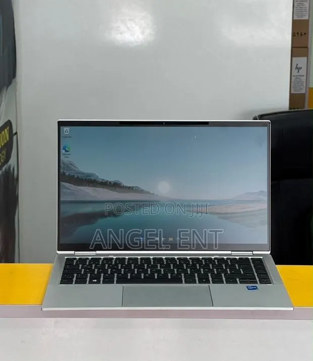 Laptop HP EliteBook 1040 G8 16GB Intel Core i5 SSD 256GB · Photo 1