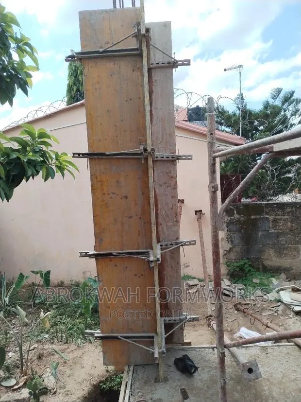 Column/Pillars/Fotmwork/Woods/Scaffolds · Photo 1