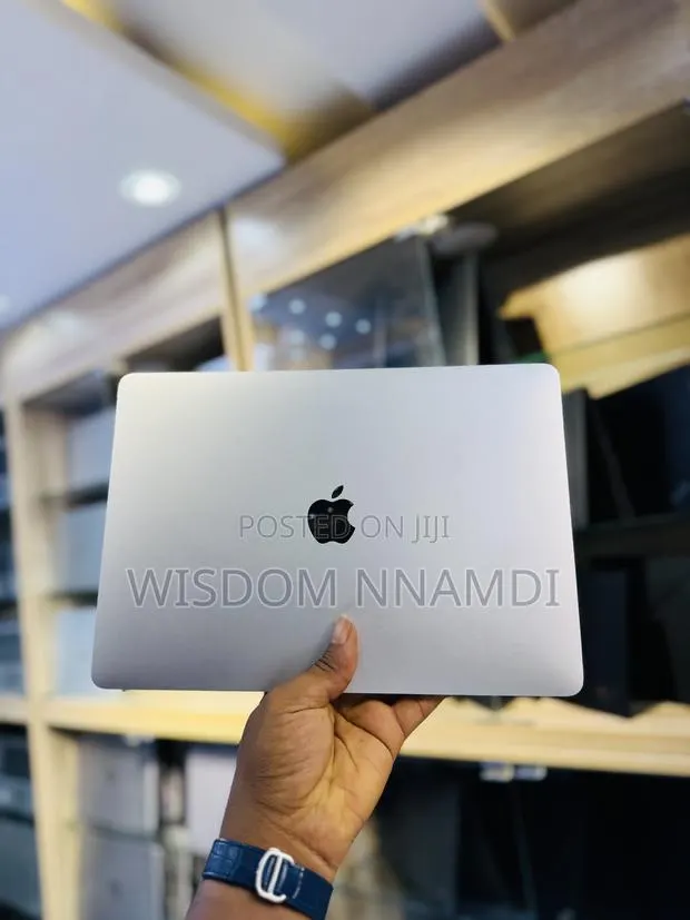 Laptop Apple MacBook Pro 2020 8GB Intel Core i5 SSD 256GB · Photo 4