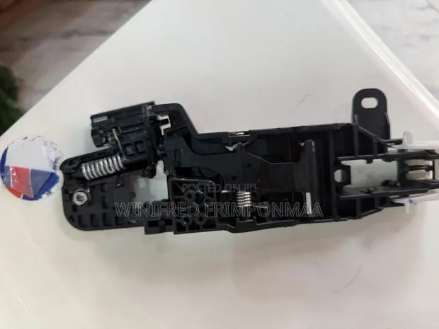 Toyota Rav4 2016,2017,2018 Door Inner Opener · Photo 1