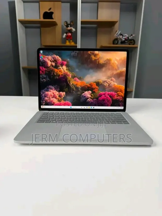 New Laptop Microsoft Surface Laptop Studio 2 32GB Intel Core i9 SSD 1T · Photo 1