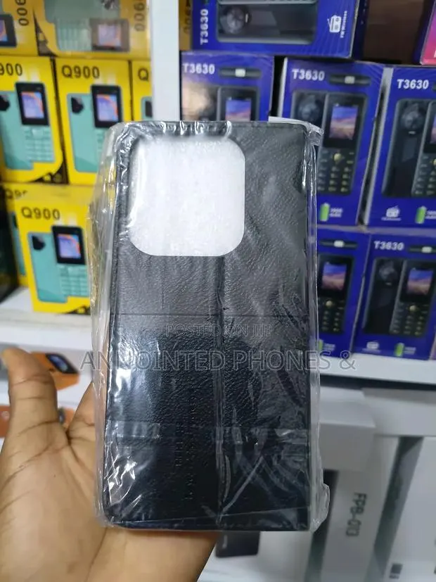 Phone Flip Pouch · Photo 1