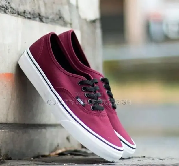 Vans Red and White · Photo 1