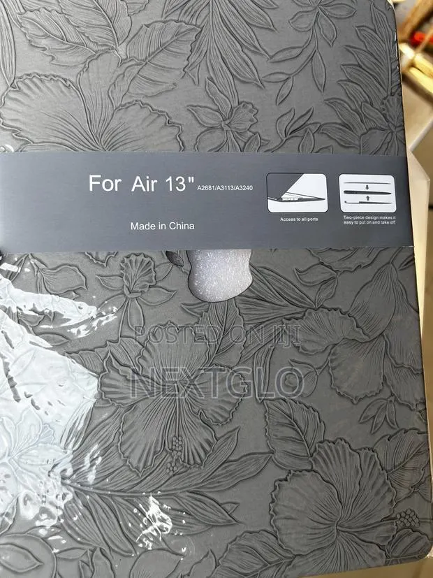 A12681 MacBook Case · Photo 2