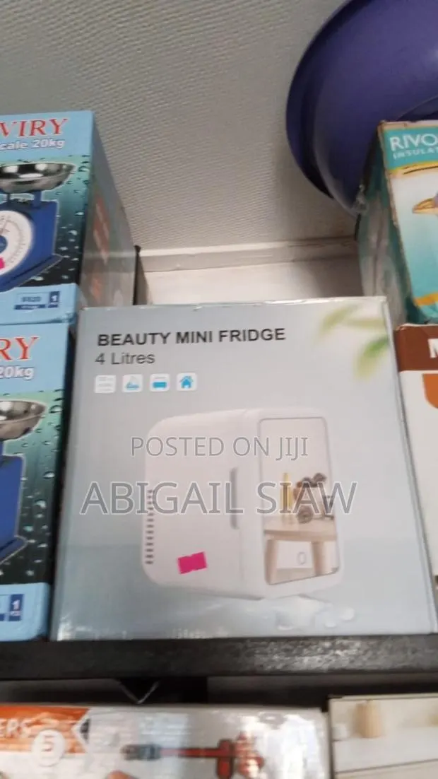 Mini Fridge · Photo 1