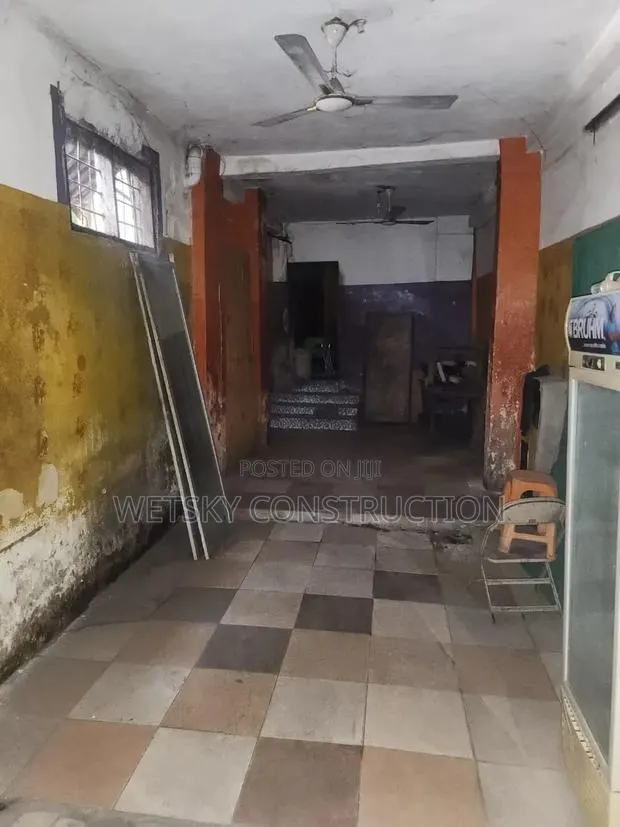 Shop or Warehouse to Let at Odorkor Main Road · Photo 1