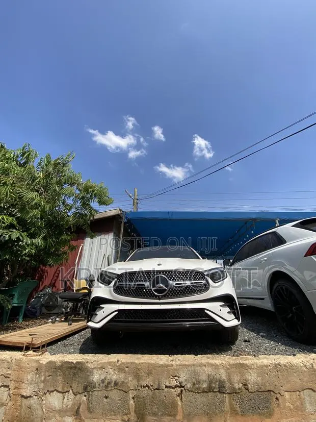 New Mercedes-Benz GLC-Class GLC 300 2025 White · Photo 1
