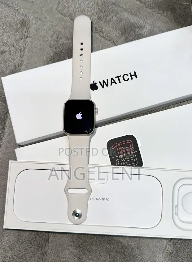 Apple Series 5 Smart Watch In Box (Location: Adum Kumasi) · Photo 1