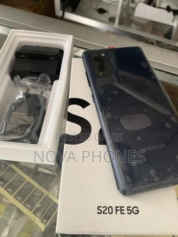 New Samsung Galaxy S20 FE 128 GB · Photo 2