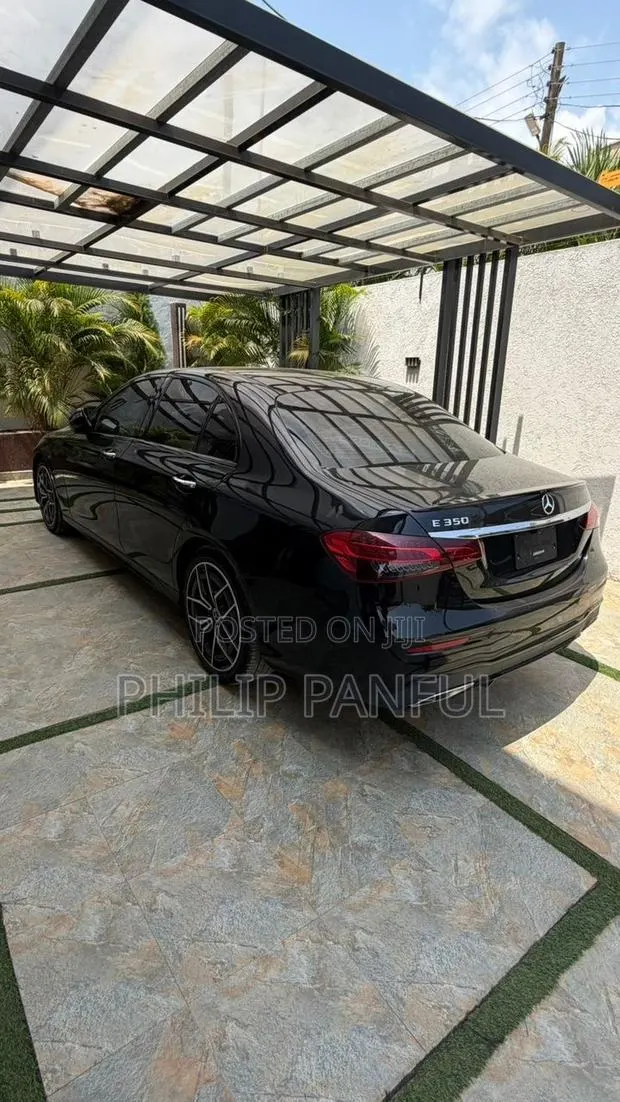 Mercedes-Benz E350 2022 Black · Photo 1
