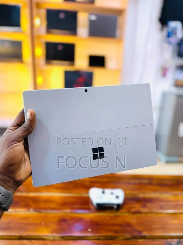 Laptop Microsoft Surface Pro 4 16GB Intel Core i7 SSHD+SSD 256GB · Photo 1