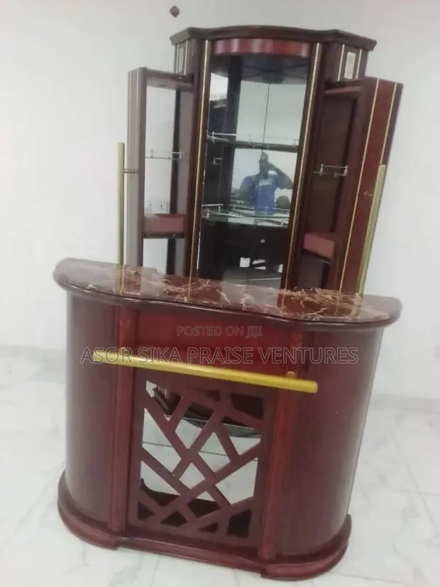 Corner Bar Stand Set · Photo 1