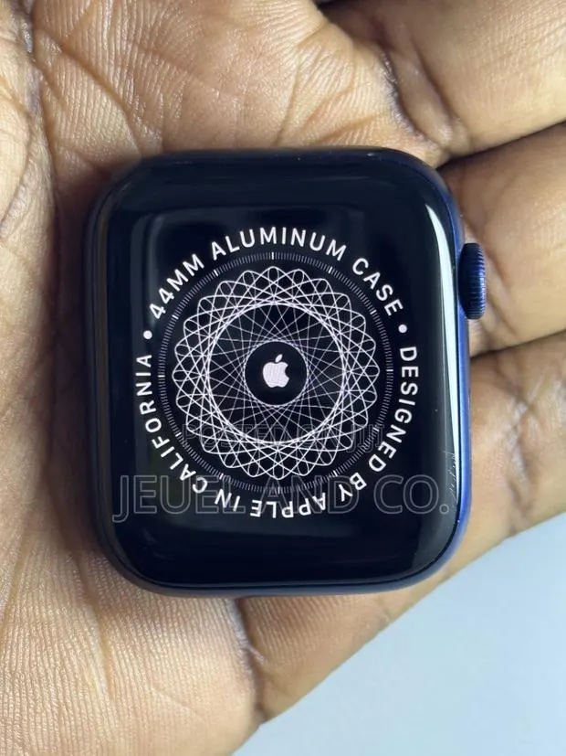 Apple Watch Series 6 44MM iCloud Locked (Read Description) · Photo 1