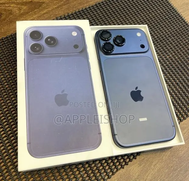 Apple iPhone 17 Pro Max 512 GB Blue · Photo 1