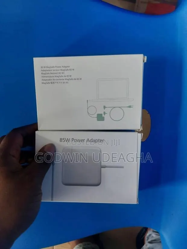 Macbook Air Charger · Photo 1