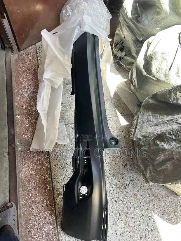 Honda CRV 2017 Back Bumper · Photo 1