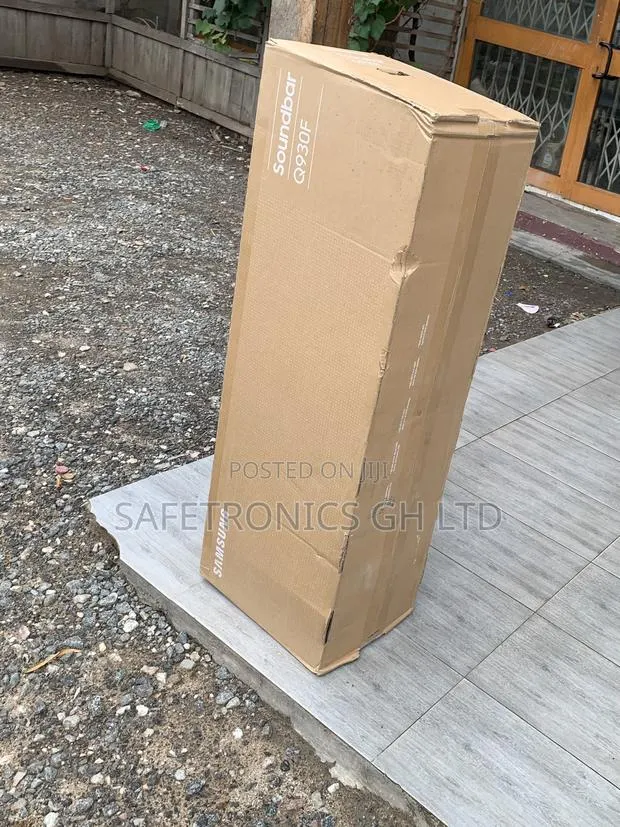 Newly Bulky Q-Series Soundbar Hw-Q930f 9.1.4 Ch Samsung · Photo 1