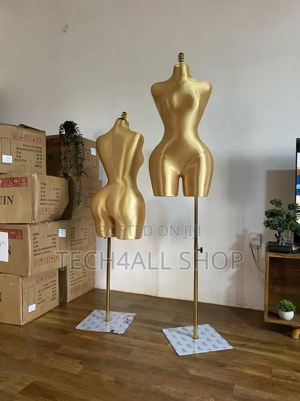 BBL Curvy Fabric Female Plus Size Mannequin · Photo 1