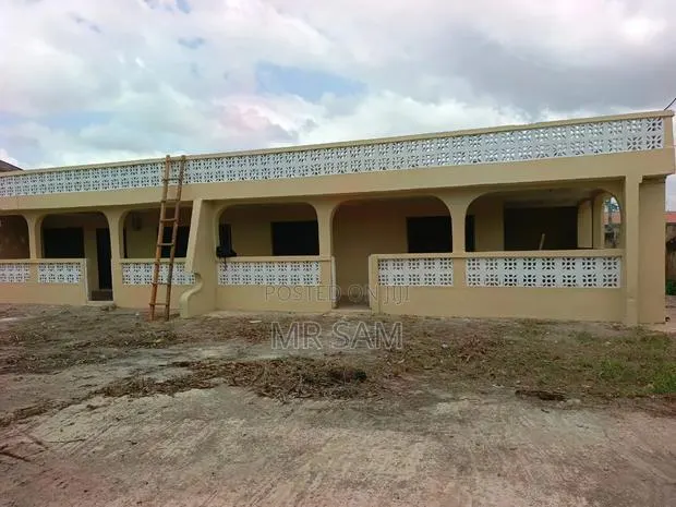 4bdrm House in Sam Properties, Adade for sale · Photo 1