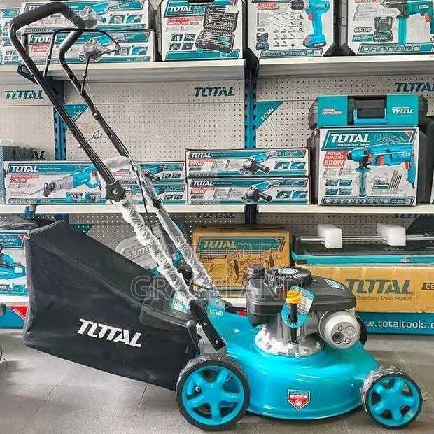 This Is Original Total Lawn Mower 3.0kW/141cc · Photo 1