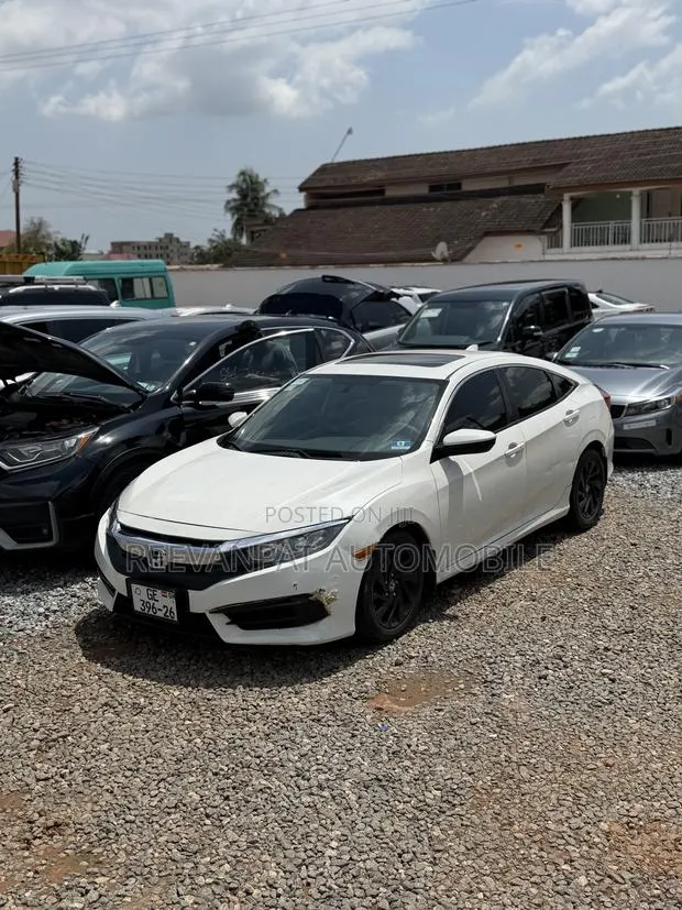 Honda Civic 2017 White · Photo 1