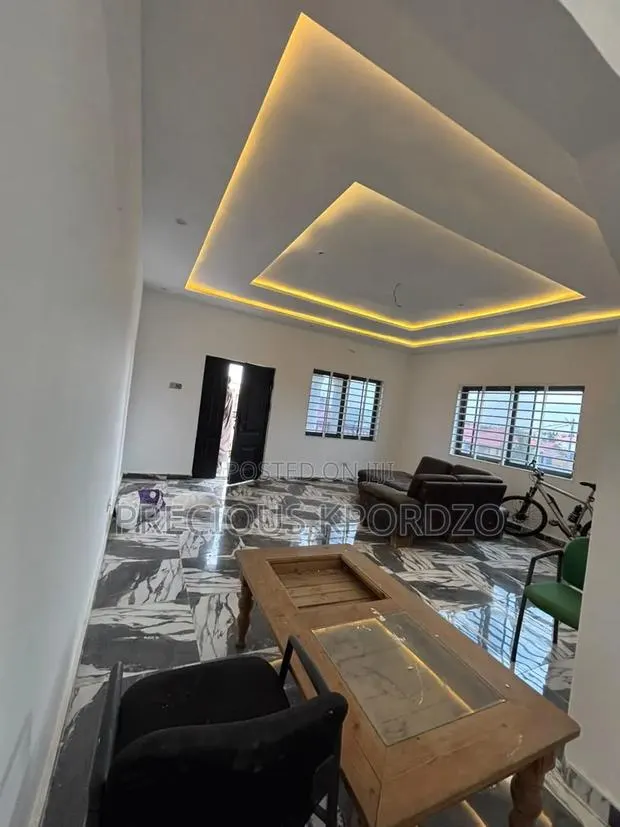 1bdrm Room & Parlour in Lakeside for rent · Photo 1
