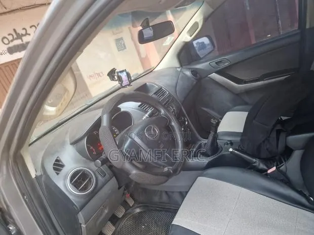 Mazda BT-50 2018 Silver · Photo 1
