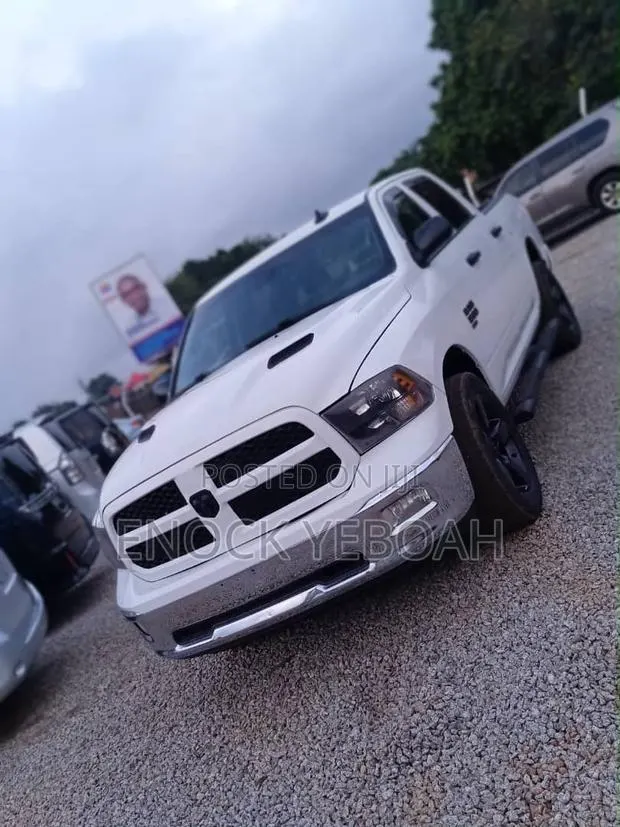 Dodge RAM 1500 5.7 Petrol AWD 2019 White · Photo 1