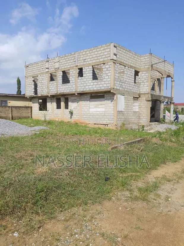 4bdrm Mansion in Sarpeiman Opah, Amasaman for Sale · Photo 1
