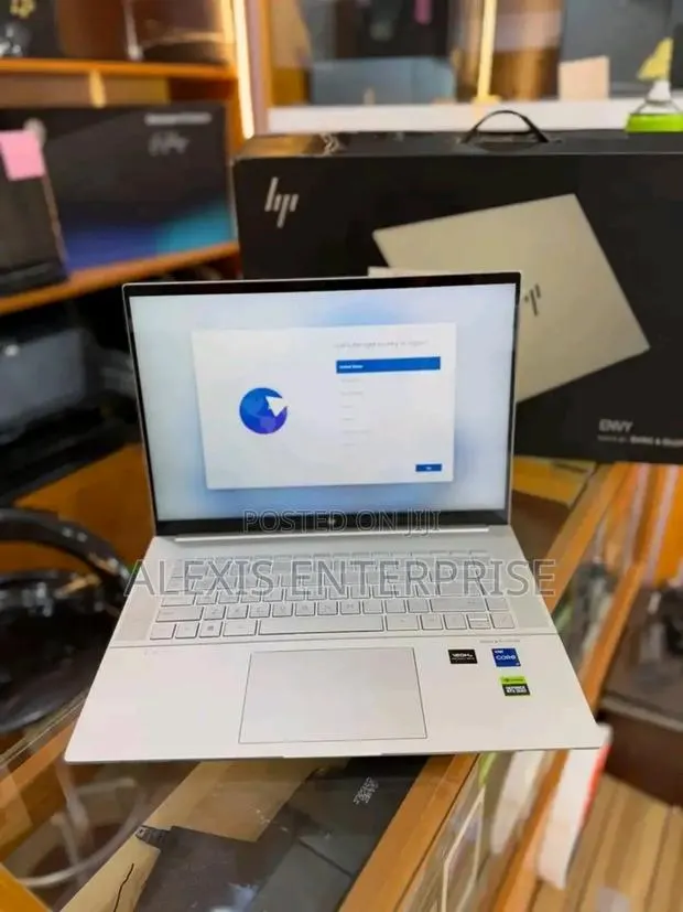 New Laptop HP Pavilion 15 32GB Intel Core i7 SSD 1T · Photo 1