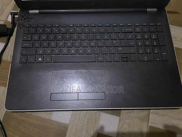 Laptop HP 15 8GB AMD Ryzen 5 HDD 1T · Photo 1