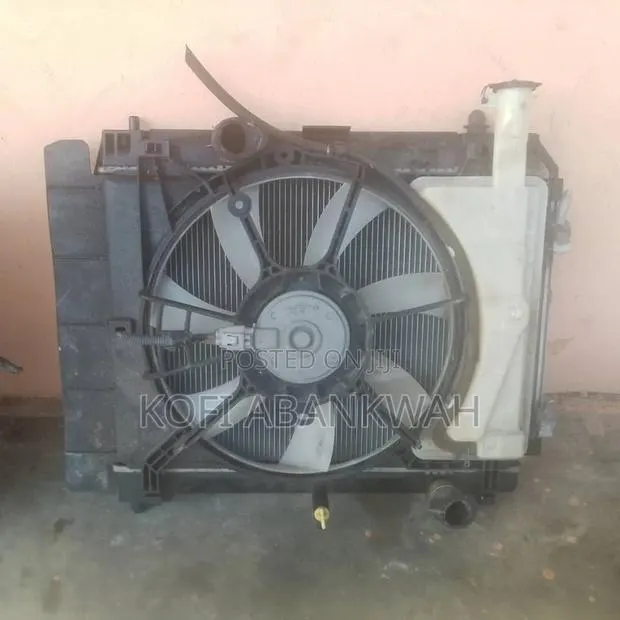 Toyota Yaris Radiator With a Cooling Fan · Photo 1