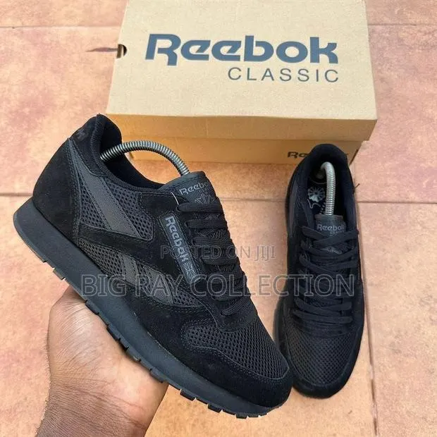 Reebok Utility Suede Core Black · Photo 1