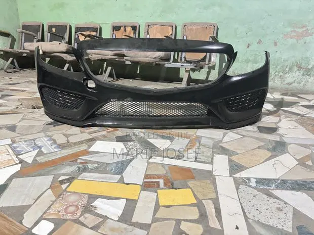 2016- 2018 C300 Bumper · Photo 1